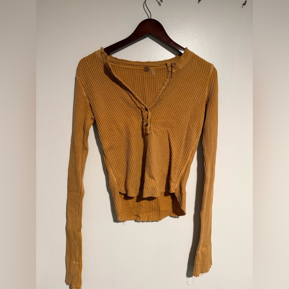 Free People Mustard Long-Sleeve Top - excellent condition!